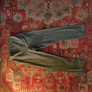 Lululemon Wunder Under Cropped Leggings Size 4, Army Green, 21" inseam.